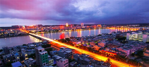 辣小柒跺脚拌面